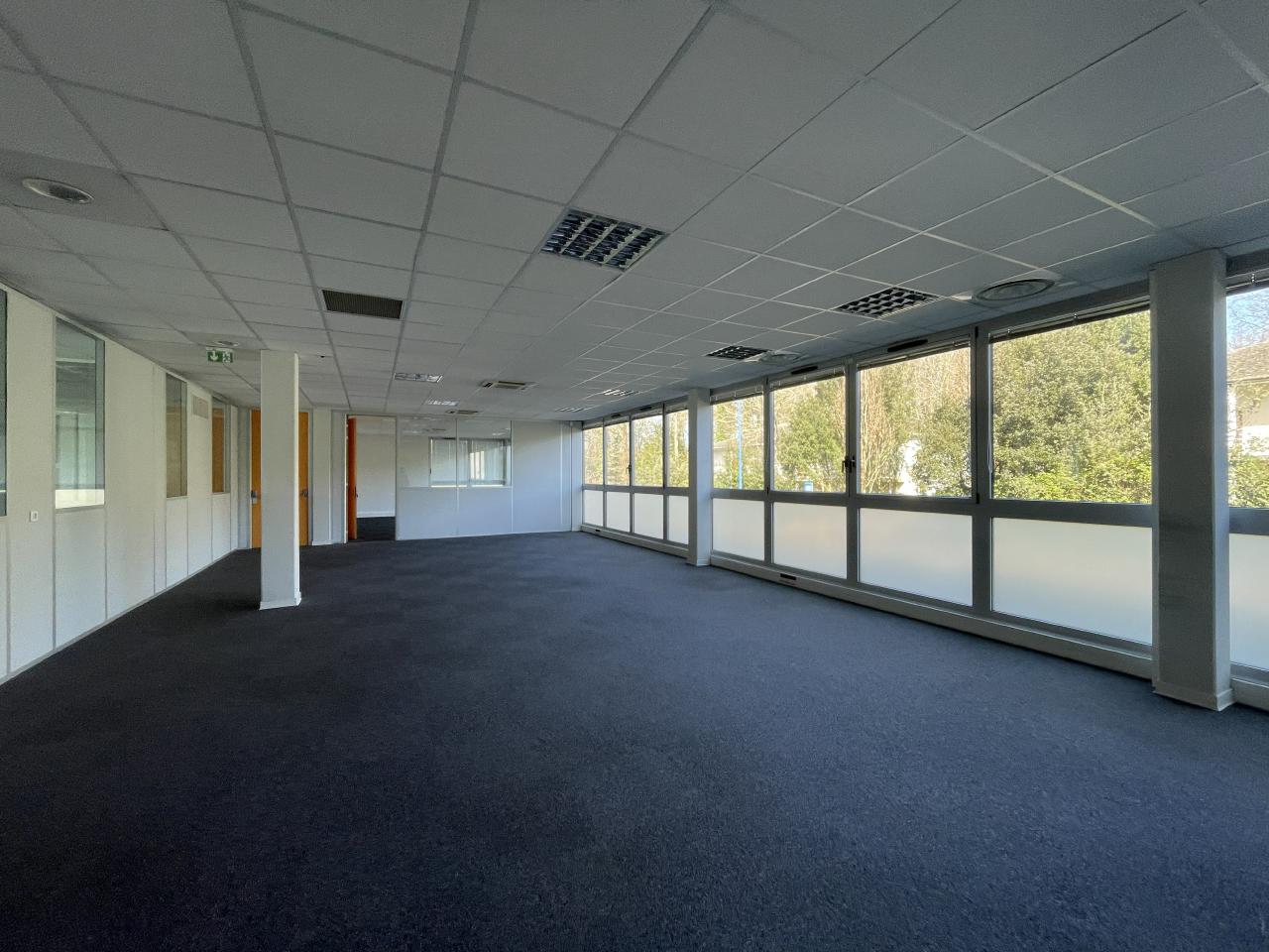 Bureau La-Chapelle-sur-Erdre 2352m² Location bureau La-Chapelle-sur-Erdre Loire-Atlantique OLBUR2315694 5